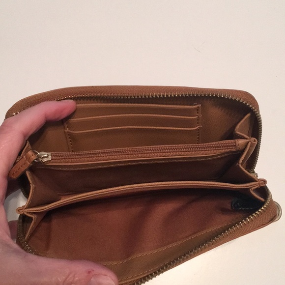 Leather Fossil wristlet - Picture 2 of 3